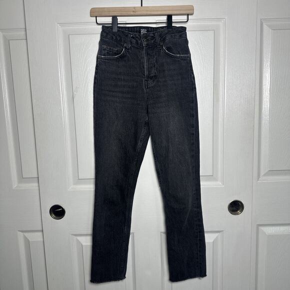 Urban Outfitters BDG Black Denim Jeans Dillon Frayed Hem Straight Leg Size 24x27 - Picture 1 of 14
